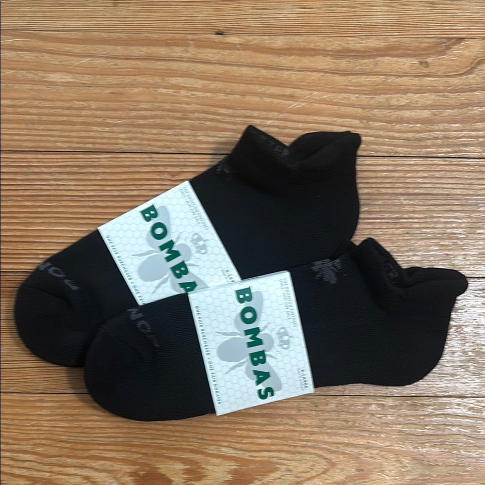 Bombas XL Ankle socks black socks 2 pairs Bombas M ankle 6 pairs (8 total) - Picture 2 of 5